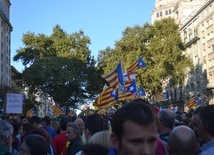 Demonstracje w Barcelonie przeciwko aresztowaniu katalońskich separatystów
