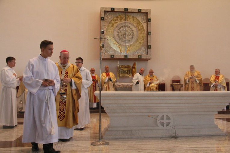 Konsekracja kościoła Świętej Rodziny w Lublinie