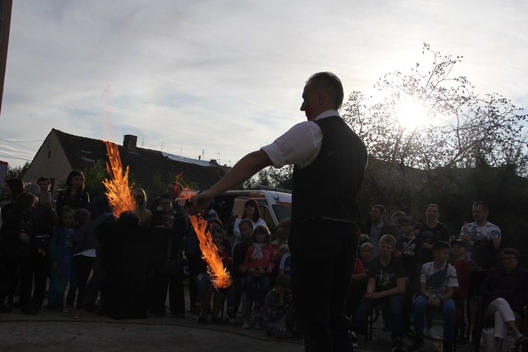 Piknik parafialny na Muchoborze Wielkim