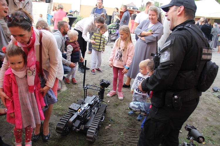 Piknik parafialny na Muchoborze Wielkim