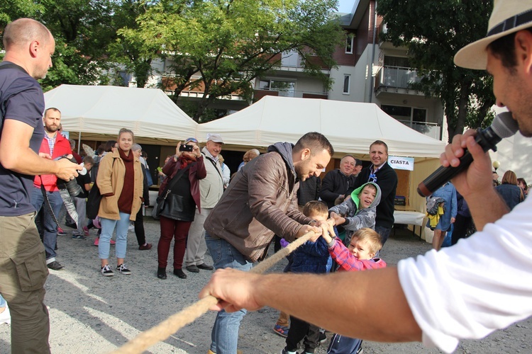 Piknik parafialny na Muchoborze Wielkim