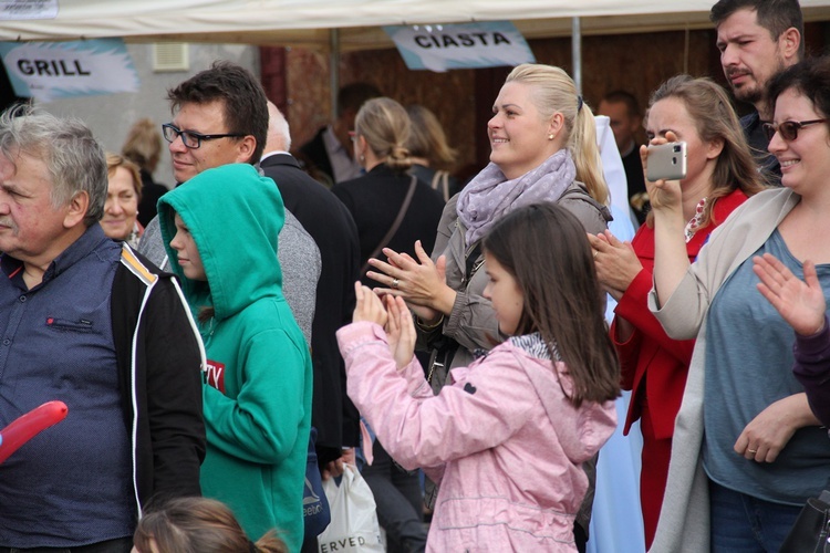 Piknik parafialny na Muchoborze Wielkim