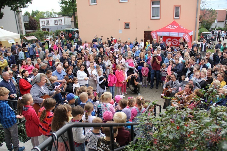 Piknik parafialny na Muchoborze Wielkim