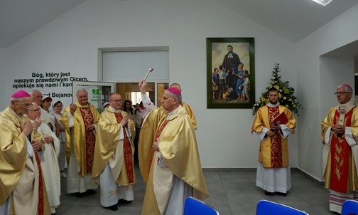 Abp Wiktor Skworc: Pokazujecie, że "być" przewyższa "mieć".