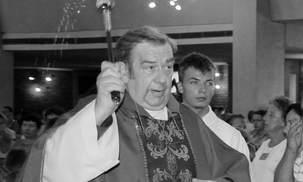 Śp. ks. Krzysztof Straub.