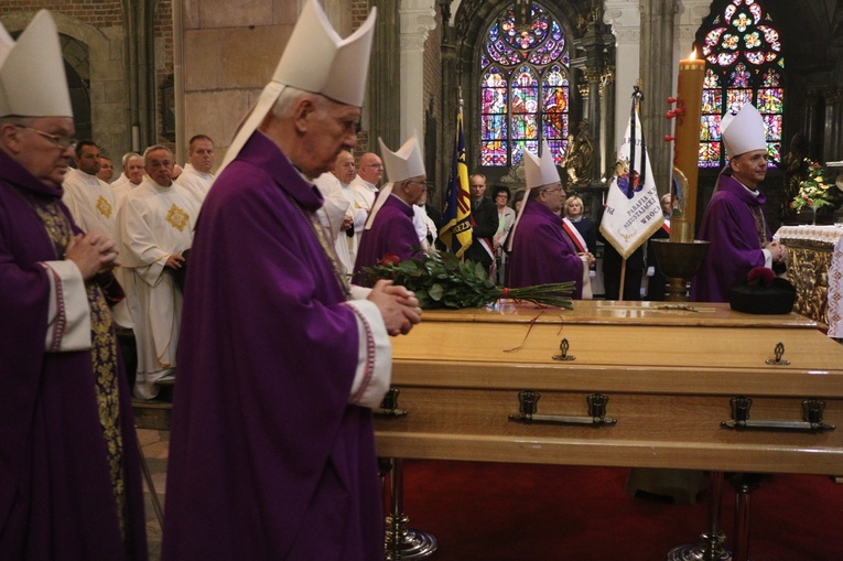 Pogrzeb śp. ks. prał. Mariana Biskupa