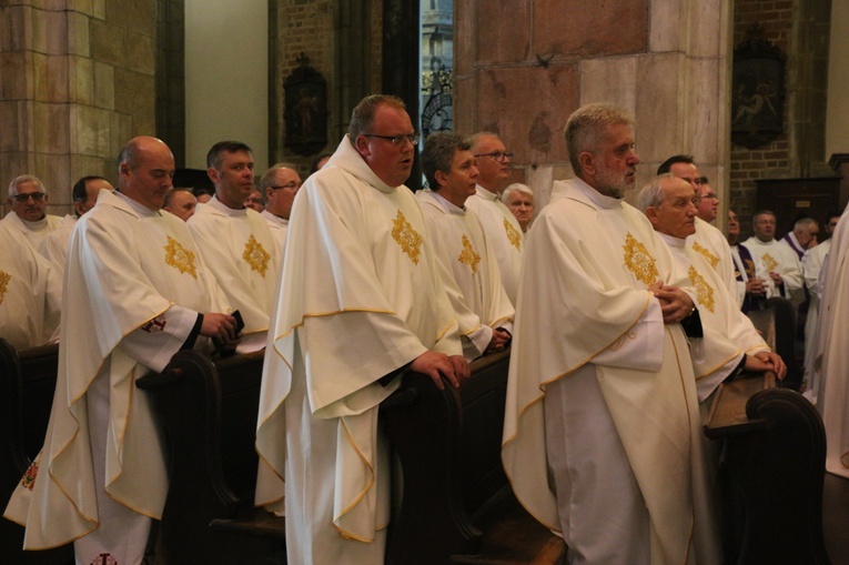 Pogrzeb śp. ks. prał. Mariana Biskupa