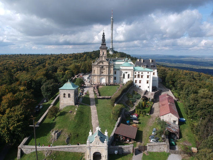 Pielgrzymka Skautów Europy na Święty Krzyż - ujęcia z drona