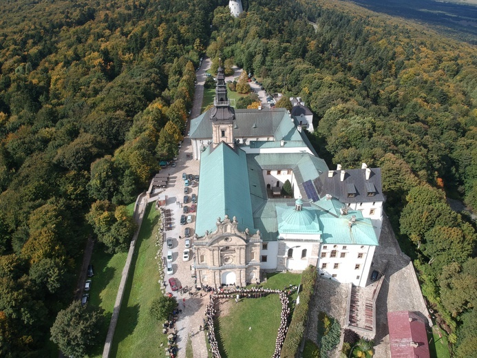 Pielgrzymka Skautów Europy na Święty Krzyż - ujęcia z drona