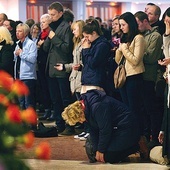 Od wielu lat Msza św. z modlitwą o uzdrowienie przyciąga do kościoła pallotynów tłumy wiernych.