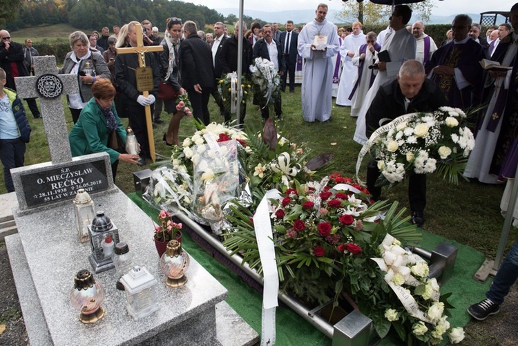 Uroczystości pogrzebowe o. Andrzeja Smołki SSCC