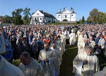 Spotkanie, bez względu na pogodę, odbędzie się na placu różańcowym.