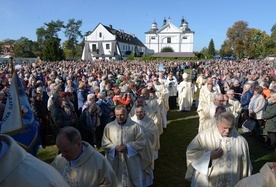 Spotkanie, bez względu na pogodę, odbędzie się na placu różańcowym.