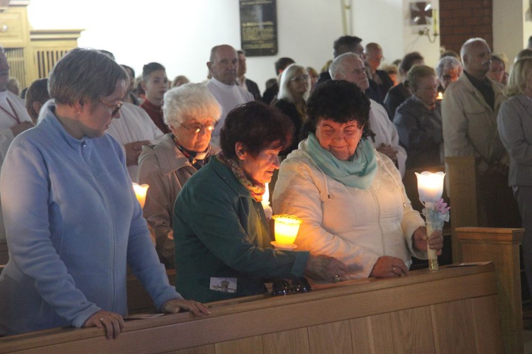 Wprowadzenie figury św. Michała Archanioła w parafii pw. NMP Królowej Polski w Świdnicy