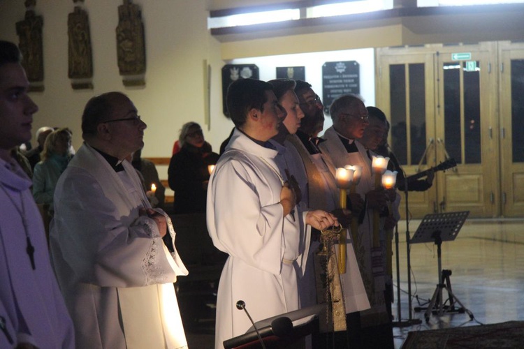 Wprowadzenie figury św. Michała Archanioła w parafii pw. NMP Królowej Polski w Świdnicy