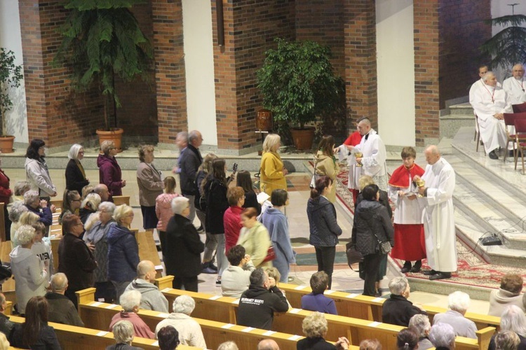 Wprowadzenie figury św. Michała Archanioła w parafii pw. NMP Królowej Polski w Świdnicy