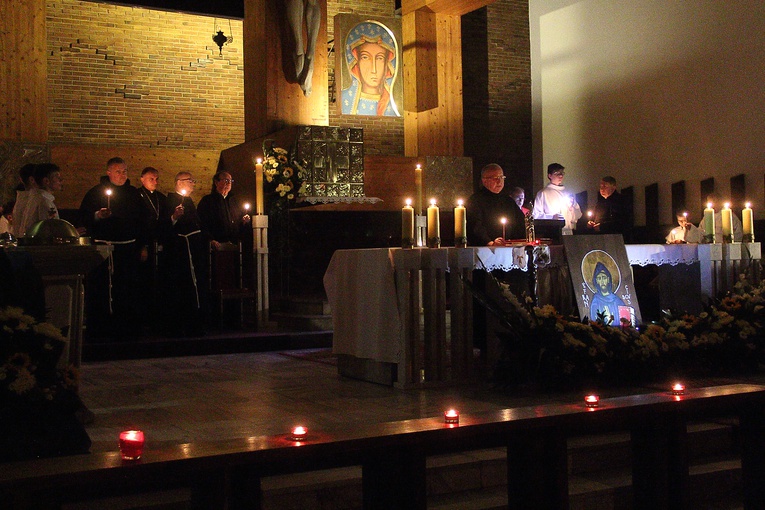 Czekać na śmierć jak na siostrę. Nabożeństwo Transitus w Koszalinie