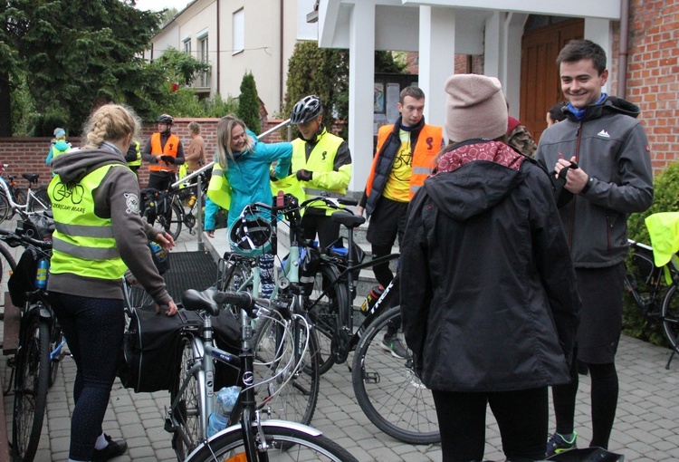 Pielgrzymka rowerowa do Ostrówka