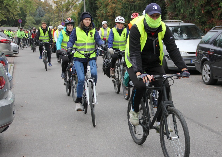 Pielgrzymka rowerowa do Ostrówka