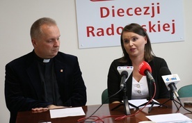 Do udziału w imprezie zapraszają ks. Robert Kowalski, dyrektor diecezjalnej Caritas, i Paulina Zalewska.