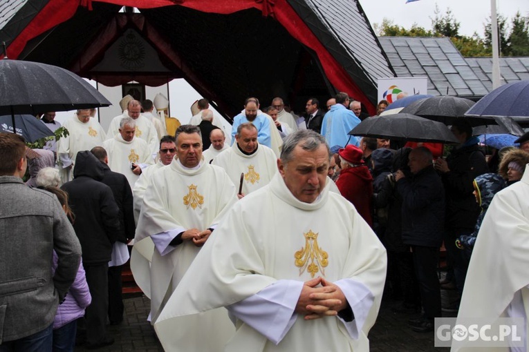 Pielgrzymka Róż Żywego Różańca do Rokitna