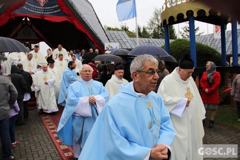 Pielgrzymka Róż Żywego Różańca do Rokitna