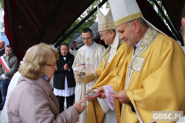 Pielgrzymka Róż Żywego Różańca do Rokitna