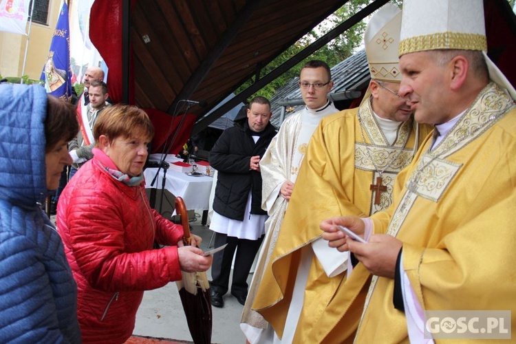 Pielgrzymka Róż Żywego Różańca do Rokitna