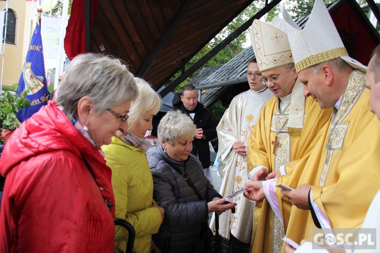 Pielgrzymka Róż Żywego Różańca do Rokitna