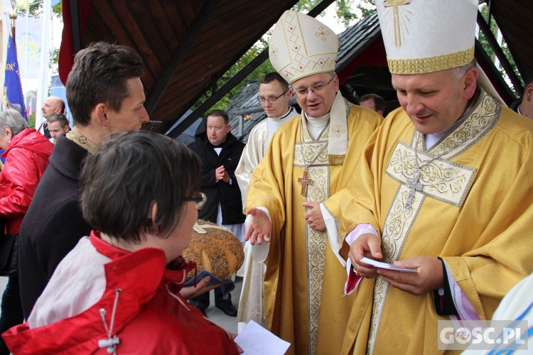 Pielgrzymka Róż Żywego Różańca do Rokitna