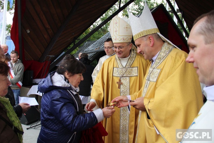 Pielgrzymka Róż Żywego Różańca do Rokitna