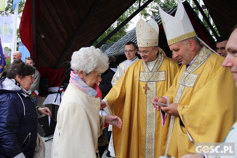 Pielgrzymka Róż Żywego Różańca do Rokitna