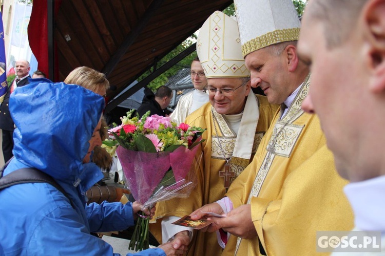 Pielgrzymka Róż Żywego Różańca do Rokitna