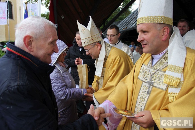 Pielgrzymka Róż Żywego Różańca do Rokitna