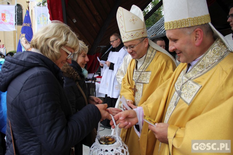 Pielgrzymka Róż Żywego Różańca do Rokitna