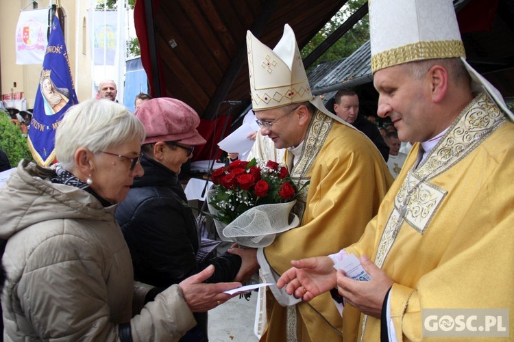 Pielgrzymka Róż Żywego Różańca do Rokitna