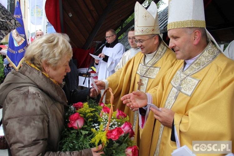 Pielgrzymka Róż Żywego Różańca do Rokitna