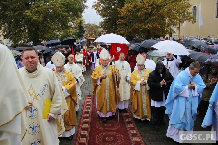 Pielgrzymka Róż Żywego Różańca do Rokitna