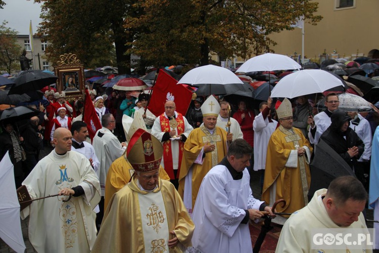 Pielgrzymka Róż Żywego Różańca do Rokitna