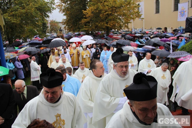 Pielgrzymka Róż Żywego Różańca do Rokitna