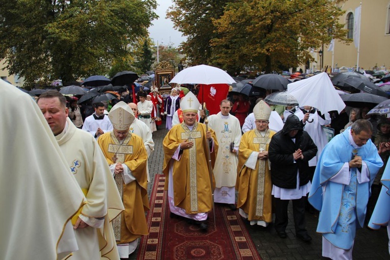 Pielgrzymka różańcowa do Rokitna