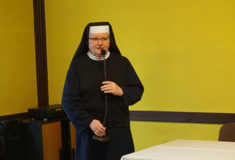 Pielgrzymka osób konsekrowanych do sanktuarium Matki Bożej Nieustającej Pomocy w Gliwicach 