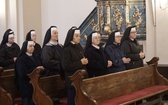 Pielgrzymka osób konsekrowanych do sanktuarium Matki Bożej Nieustającej Pomocy w Gliwicach 