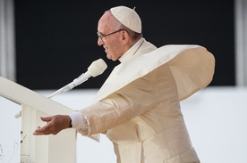 Papież: świadectwo jest podstawowe w ewangelizacji