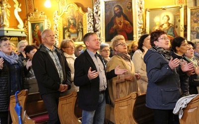 Jawiszowicki kościół św. Marcina gościł członków wspólnot z całej diecezji bielsko-żywieckiej i diecezji sąsiednich.