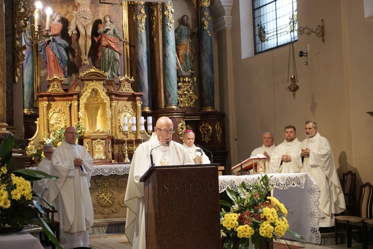 Bp Jan Kopiec: Zakony tworzą z diecezją wspólnotę