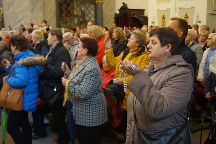 Diecezjalna pielgrzymka róż różańcowych do Barda