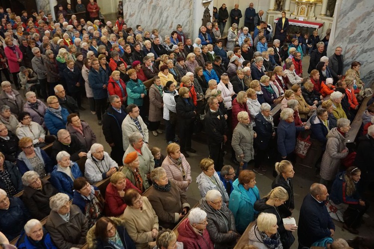 Diecezjalna pielgrzymka róż różańcowych do Barda