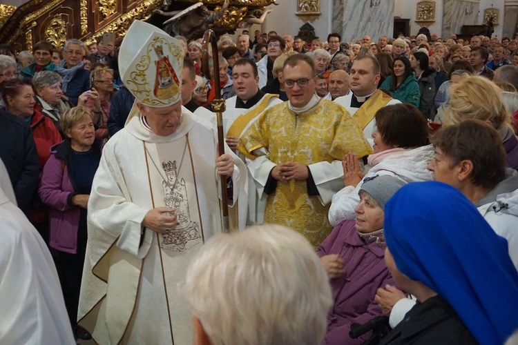 Diecezjalna pielgrzymka róż różańcowych do Barda