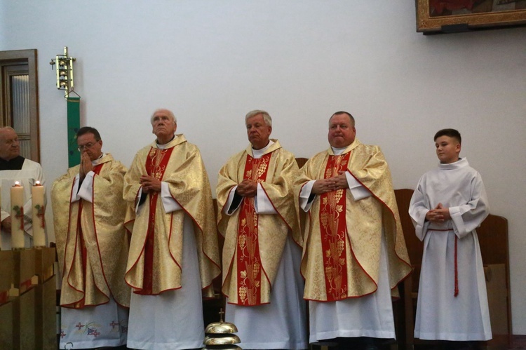 Relikwie dzieci fatimskich w Łękach Górnych